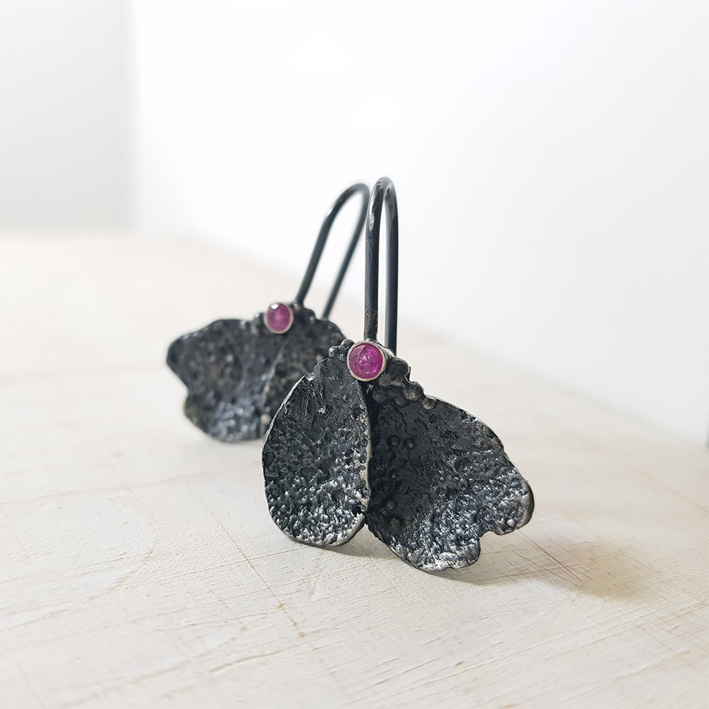 Pendientes Largos oxidados Vera - Joyería Artesanal Online -